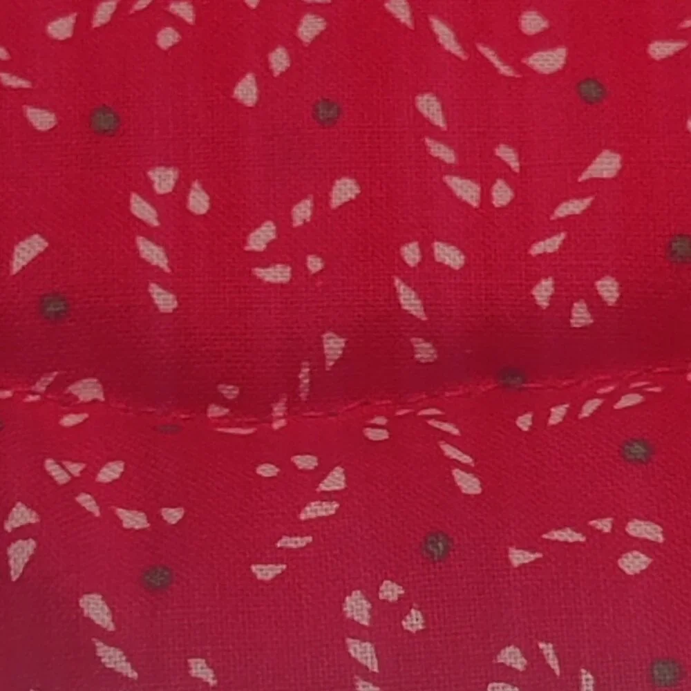 Hotpad detailed with a lifelike Quail on a red background. Quaint and beautiful.